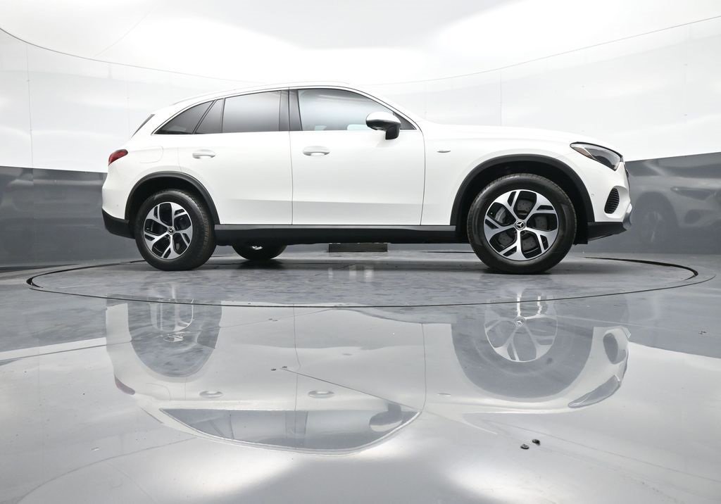 Used 2025 Mercedes-Benz GLC 350e 4MATIC image 33