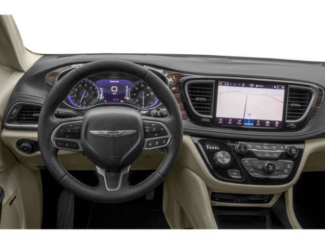 Used 2025 Chrysler Pacifica Limited FWD image 40
