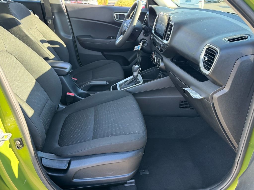 Used 2024 Hyundai Venue SE image 19