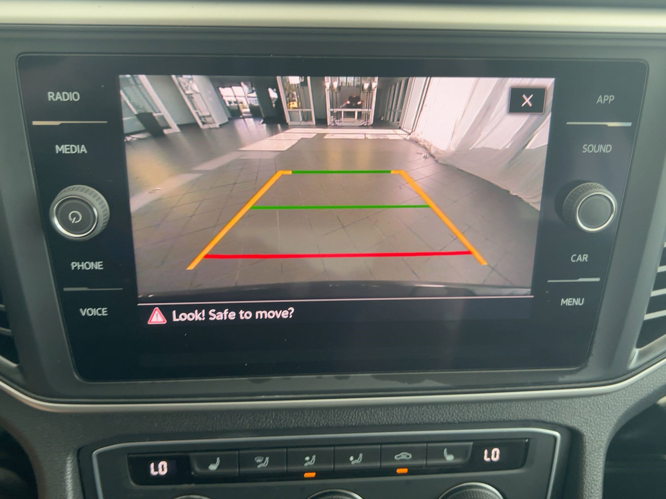 Used 2021 Volkswagen Atlas SE image 26