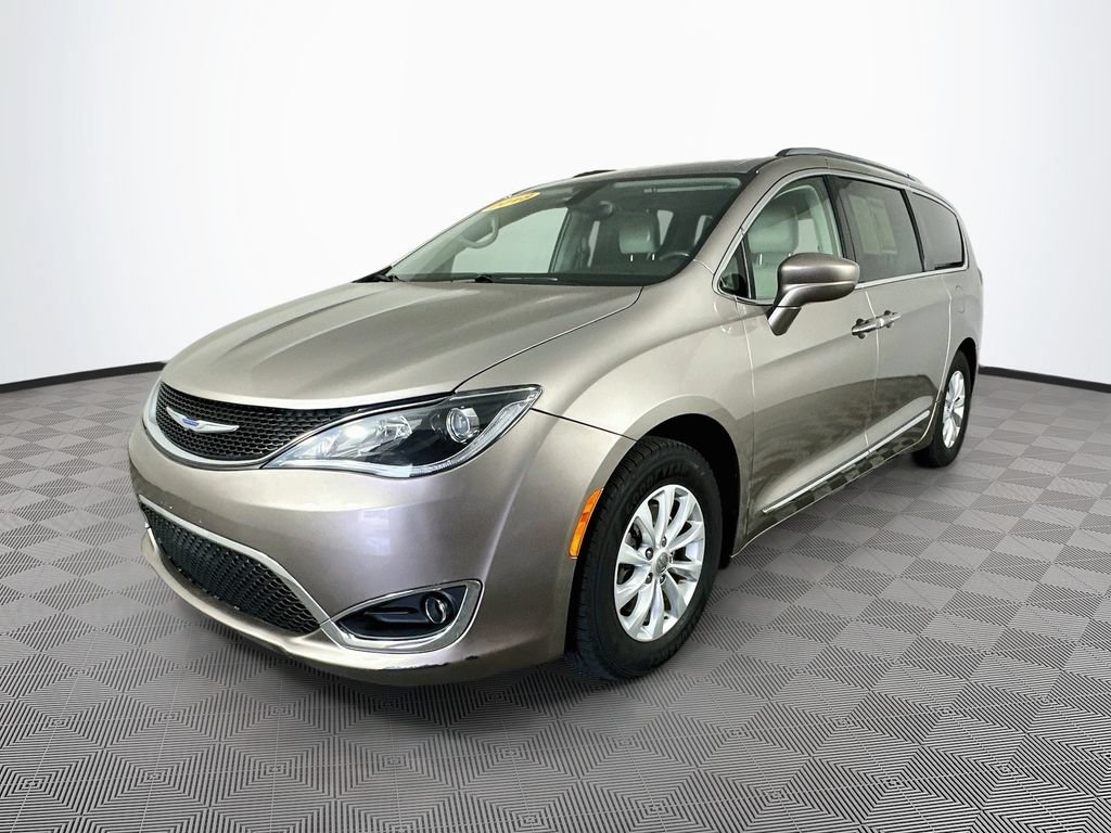 Certified 2018 Chrysler Pacifica Touring-L FWD image 5