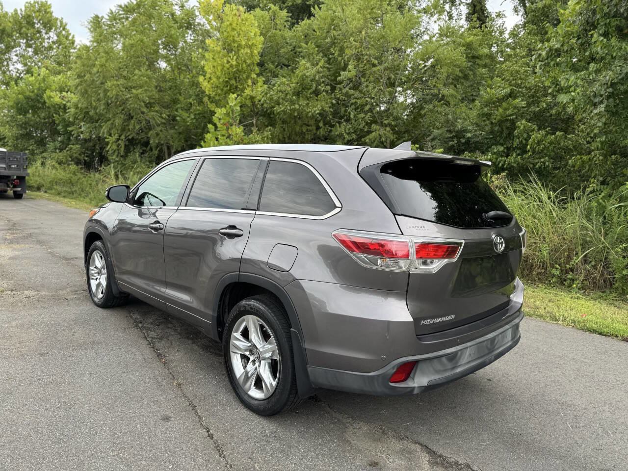 Used 2016 Toyota Highlander Limited AWD/4WD image 20