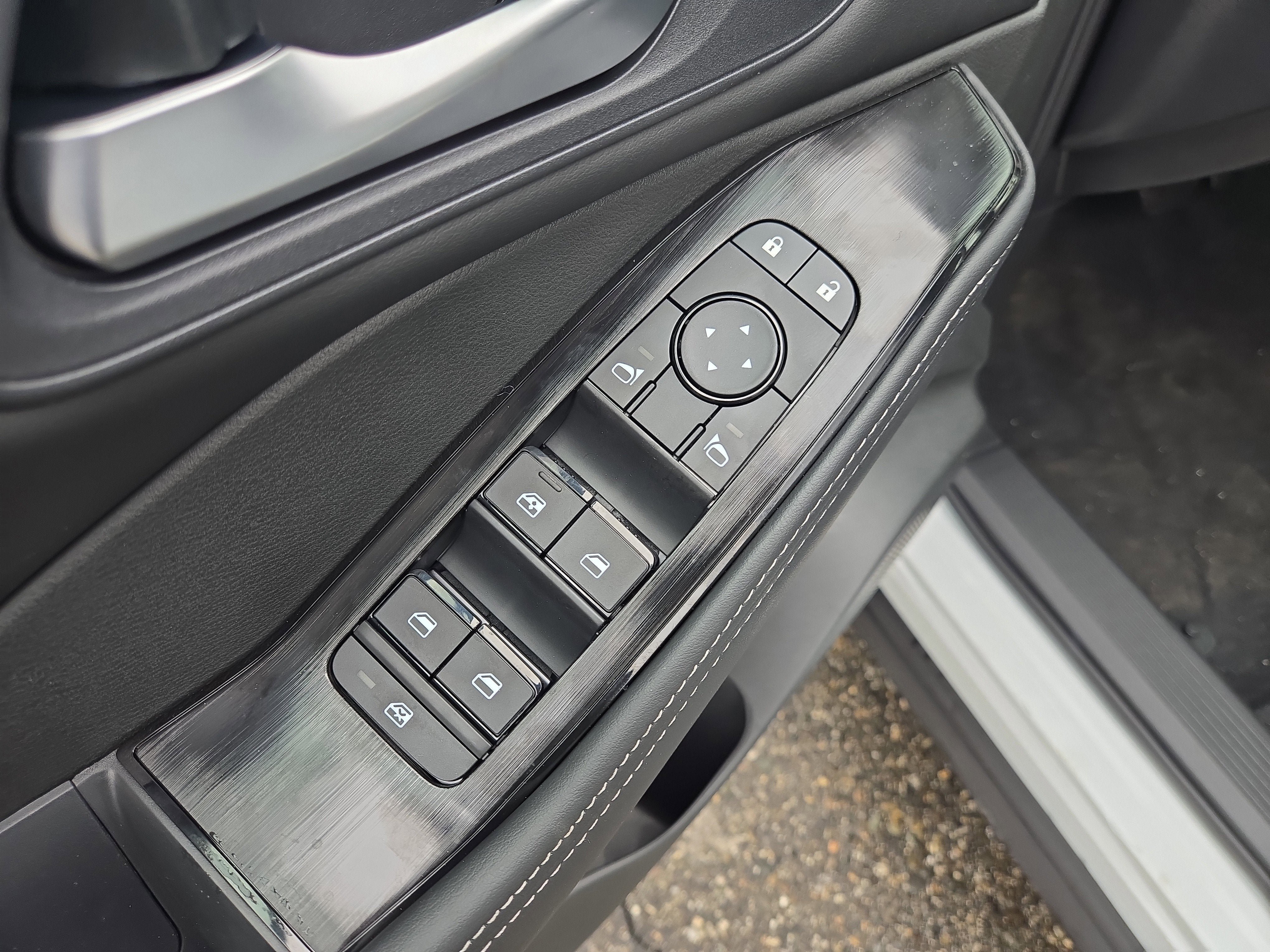 New 2026 Nissan Rogue SV AWD/4WD image 18