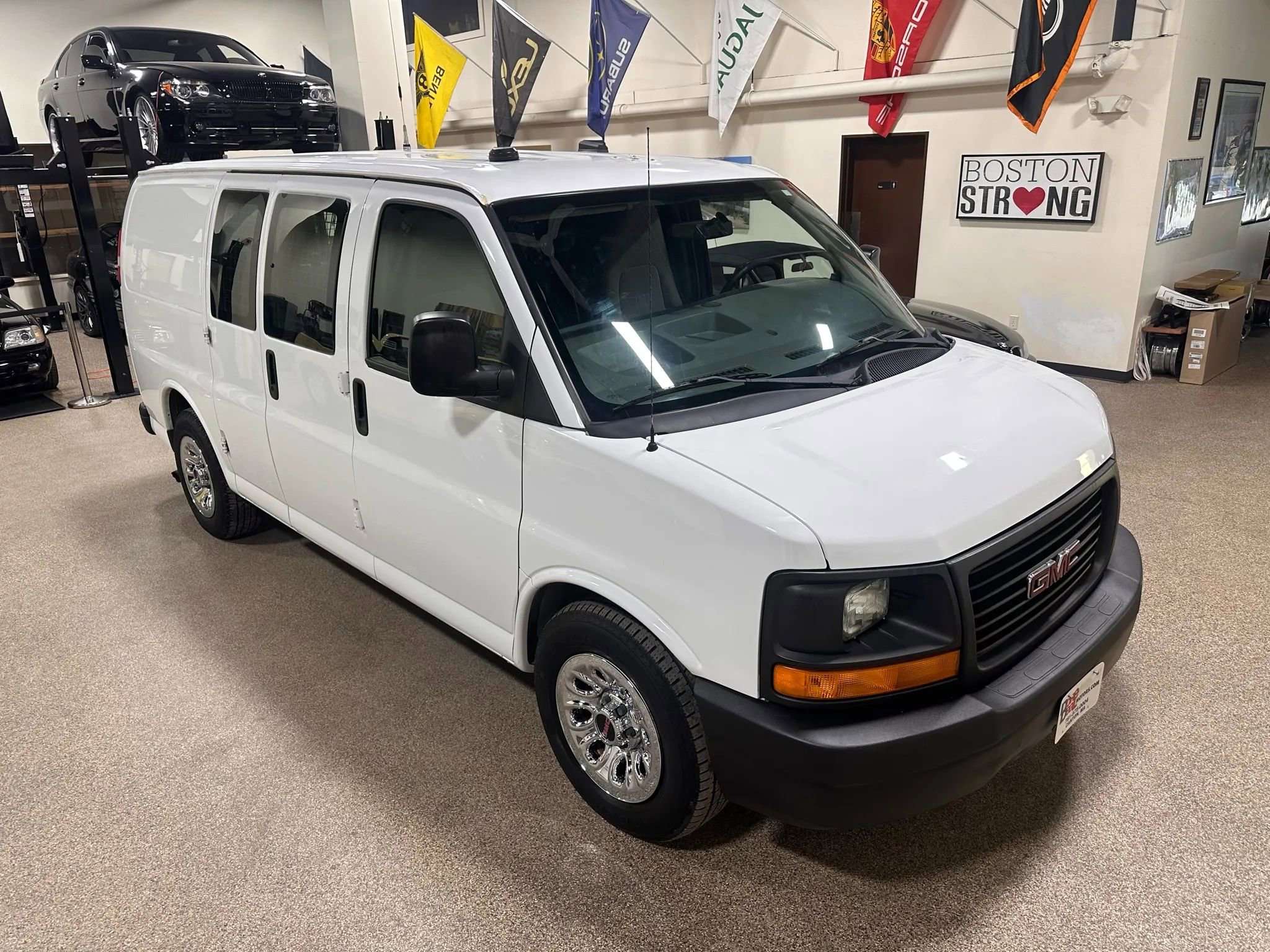 Used 2013 GMC Savana 1500 AWD image 5
