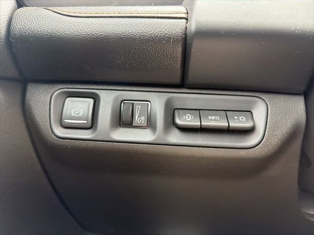 Used 2023 GMC Acadia AT4 w/ Technology Package image 31