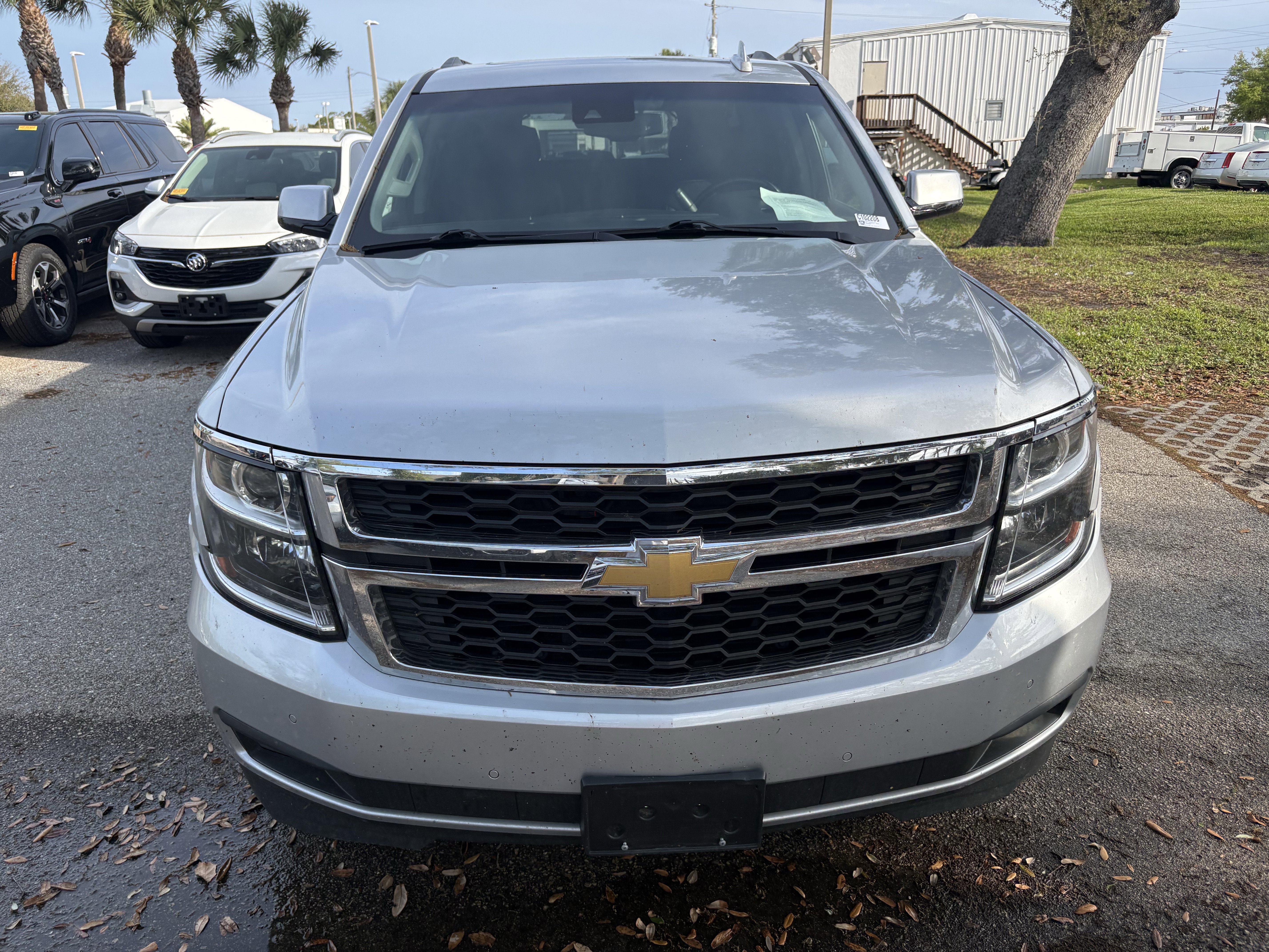Used 2019 Chevrolet Suburban LT image 2