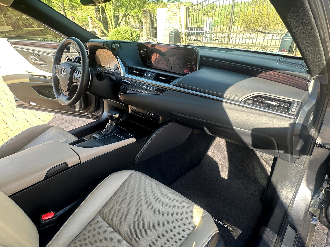 Used 2020 Lexus ES 350 w/ Luxury Package image 31