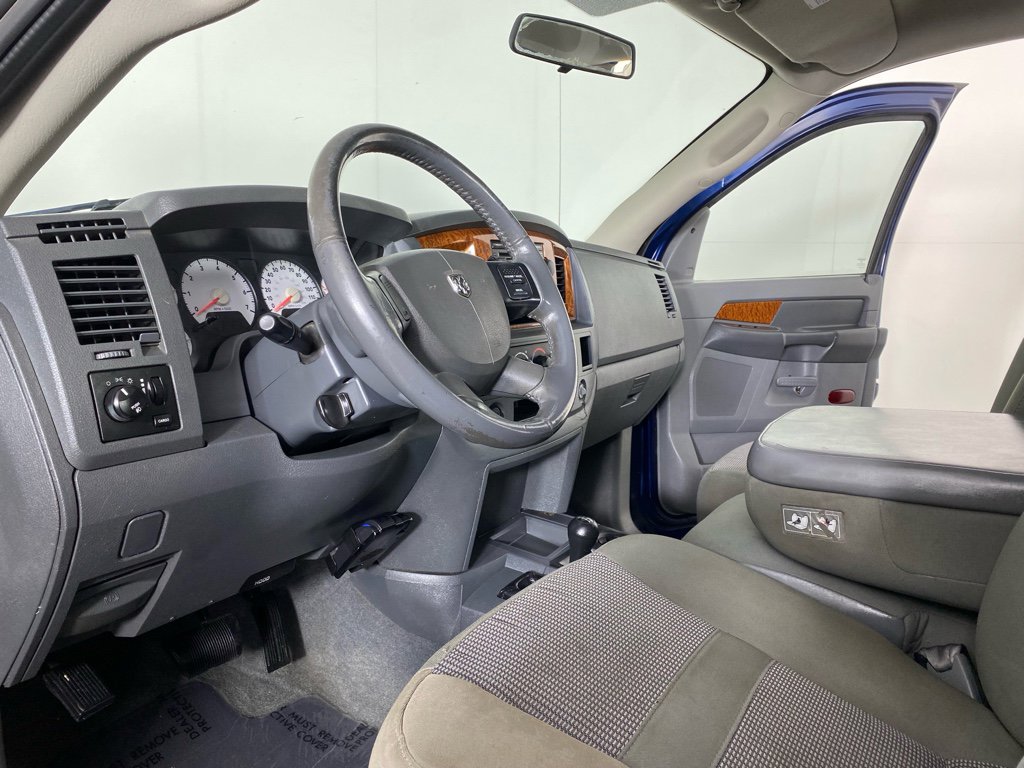 Used 2006 Dodge Ram 2500 Truck SLT image 2