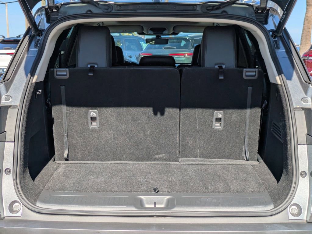 Certified 2025 INFINITI QX60 Luxe image 13