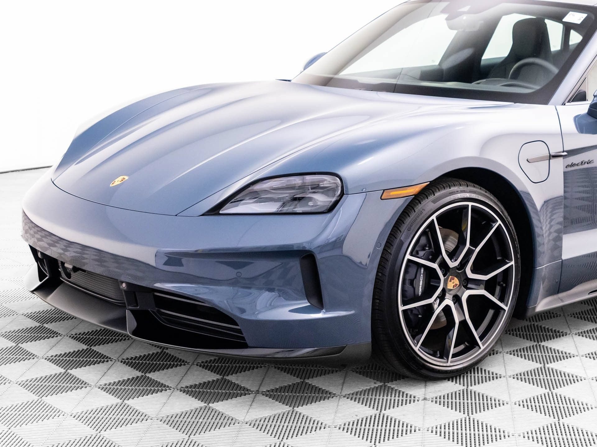 New 2026 Porsche Taycan AWD/4WD image 38