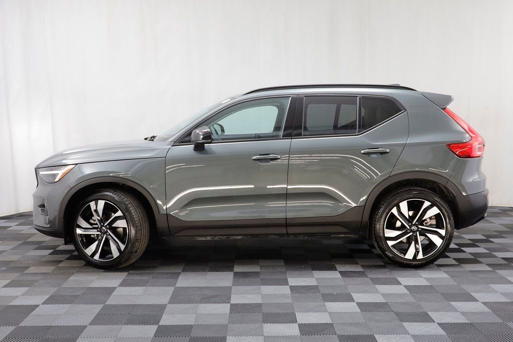 Used 2026 Volvo XC40 B5 Ultra w/ Climate Package image 4