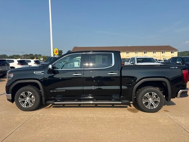 Used 2023 GMC Sierra 1500 SLT w/ SLT Convenience Package AWD/4WD image 8