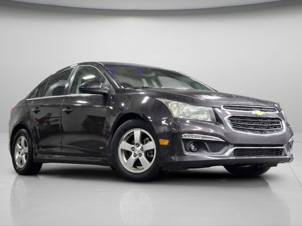 Used 2015 Chevrolet Cruze LT image 2