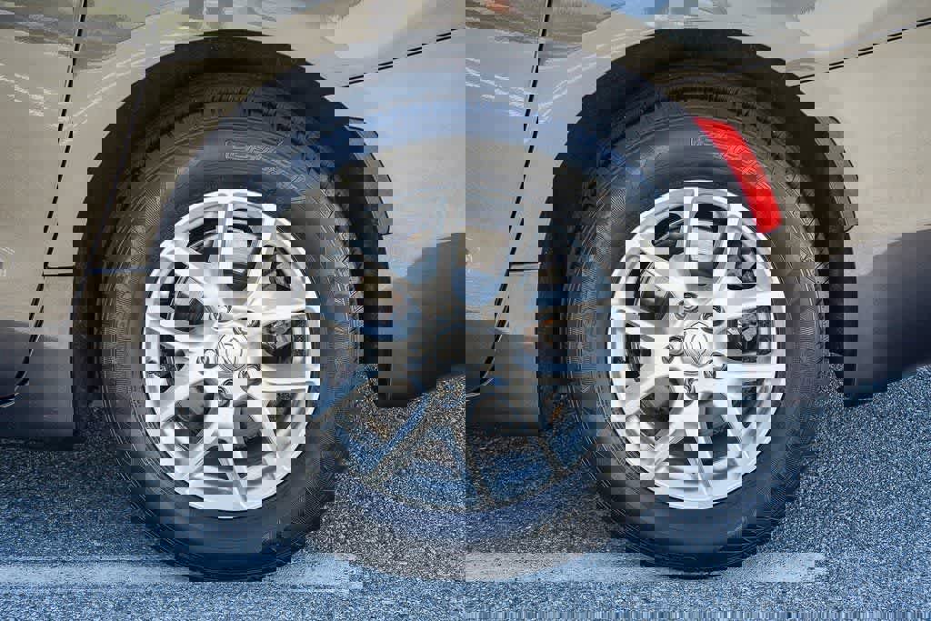 Used 2020 Chrysler Voyager Lxi image 11