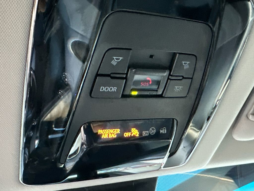 Certified 2022 Toyota Venza Limited image 32