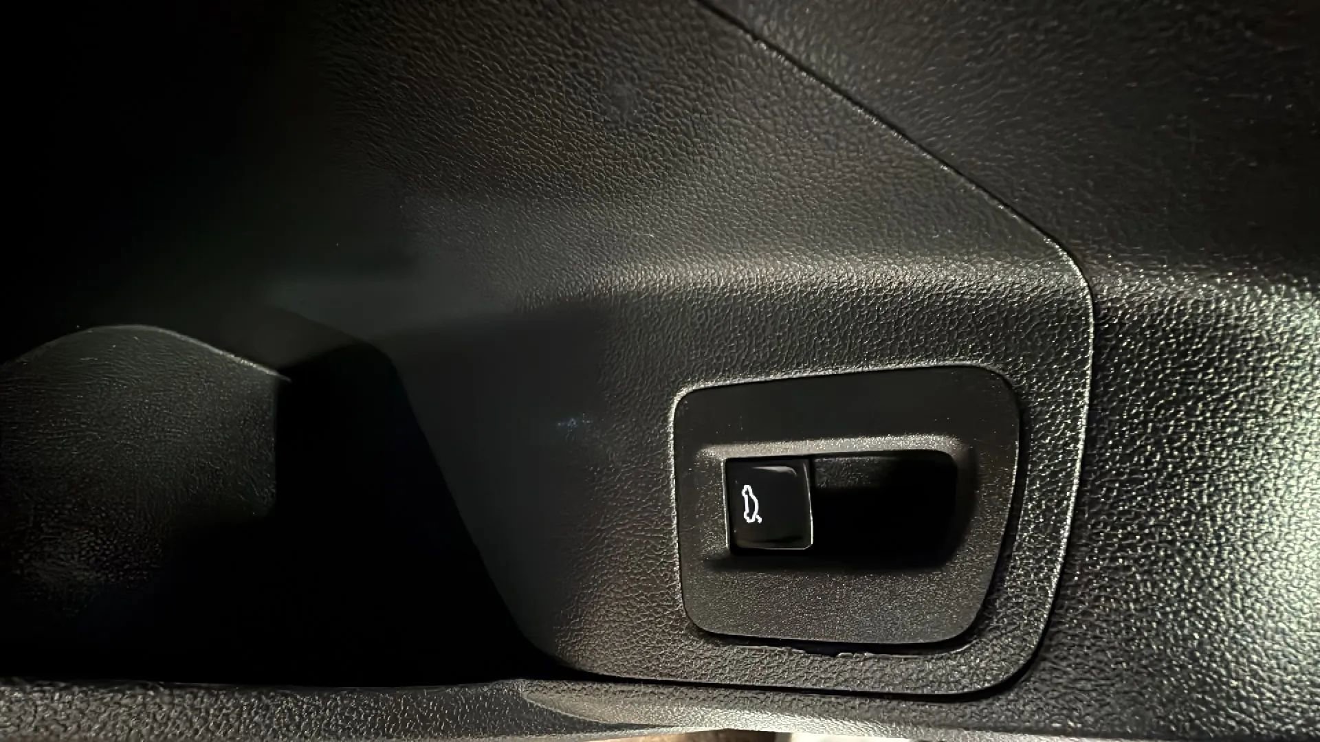 Used 2021 Volkswagen Atlas SEL Premium image 24