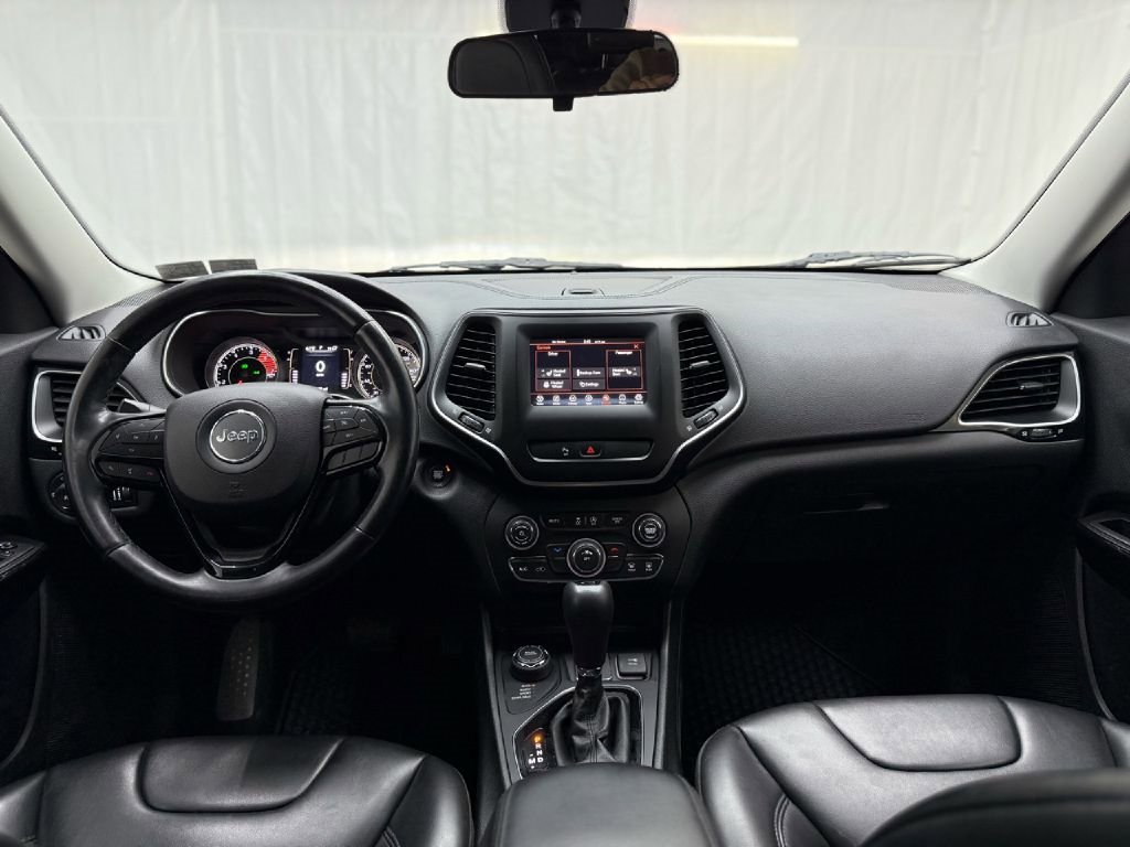 Used 2020 Jeep Cherokee Latitude Plus image 24