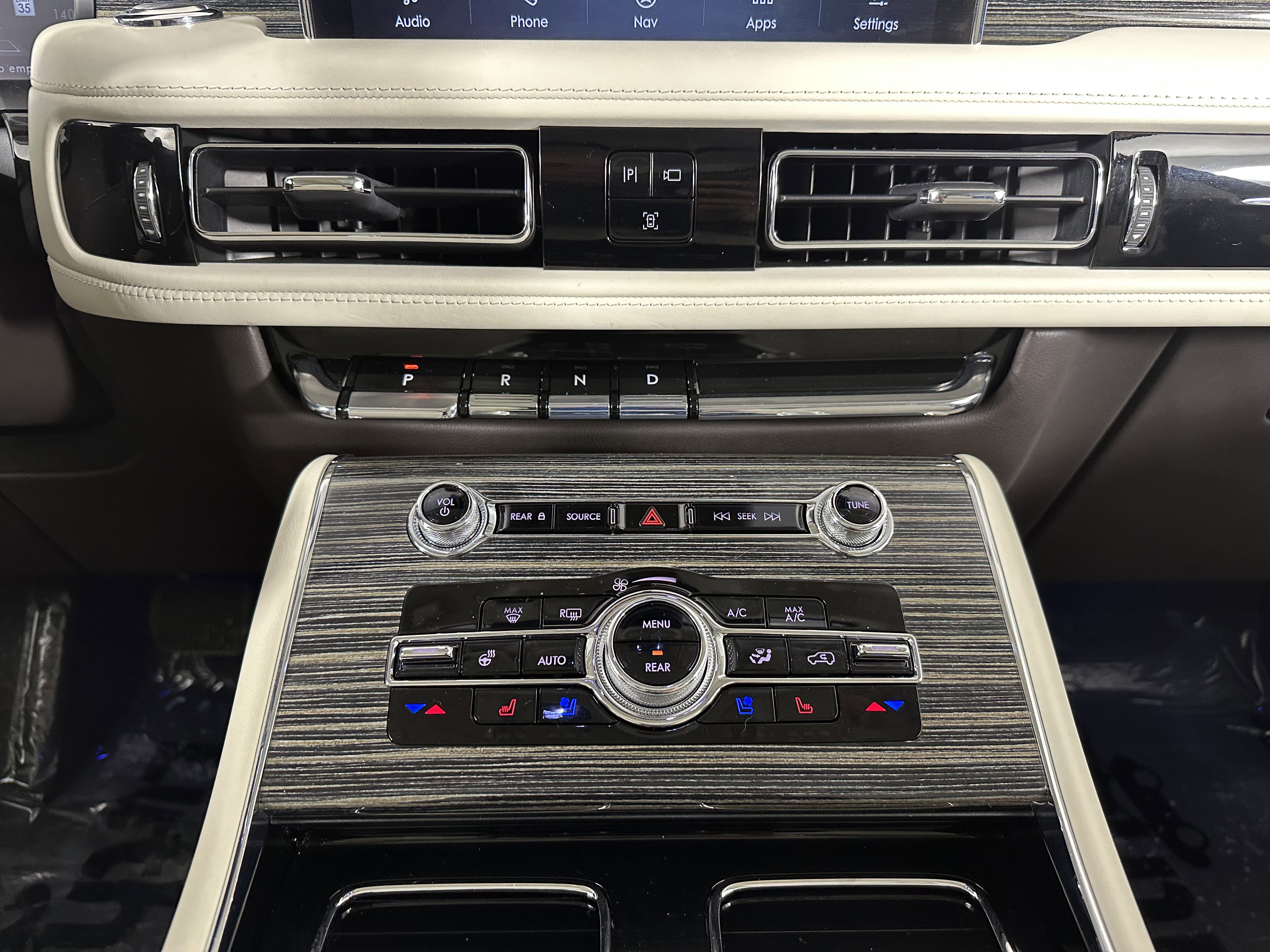 Used 2024 Lincoln Aviator Black Label w/ Dynamic Handling Package image 20