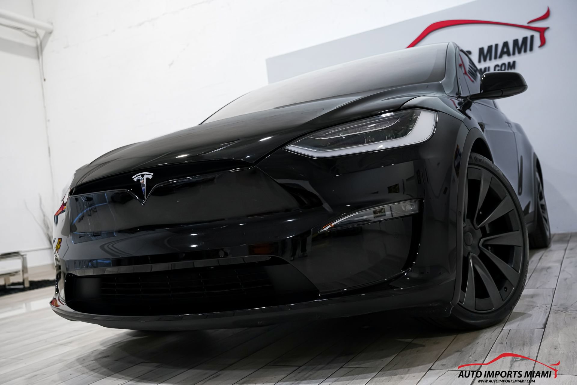 Used 2022 Tesla Model X Plaid image 2