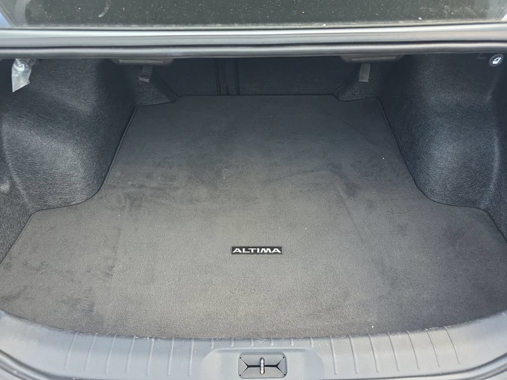 Used 2024 Nissan Altima 2.5 SV FWD image 12