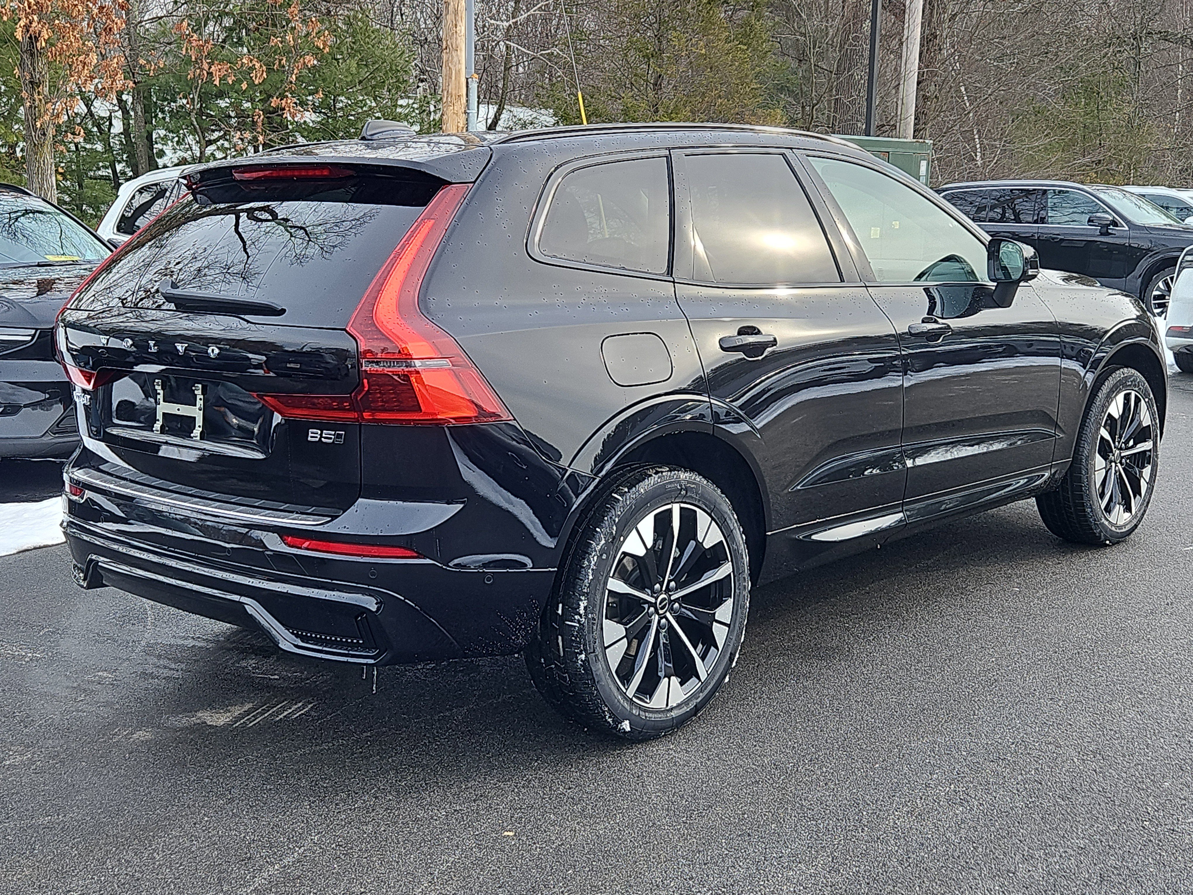 New 2026 Volvo XC60 B5 Plus w/ Protection Package Premier image 2