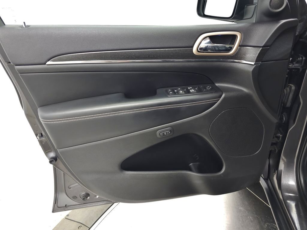 Used 2015 Jeep Grand Cherokee Limited AWD/4WD image 15