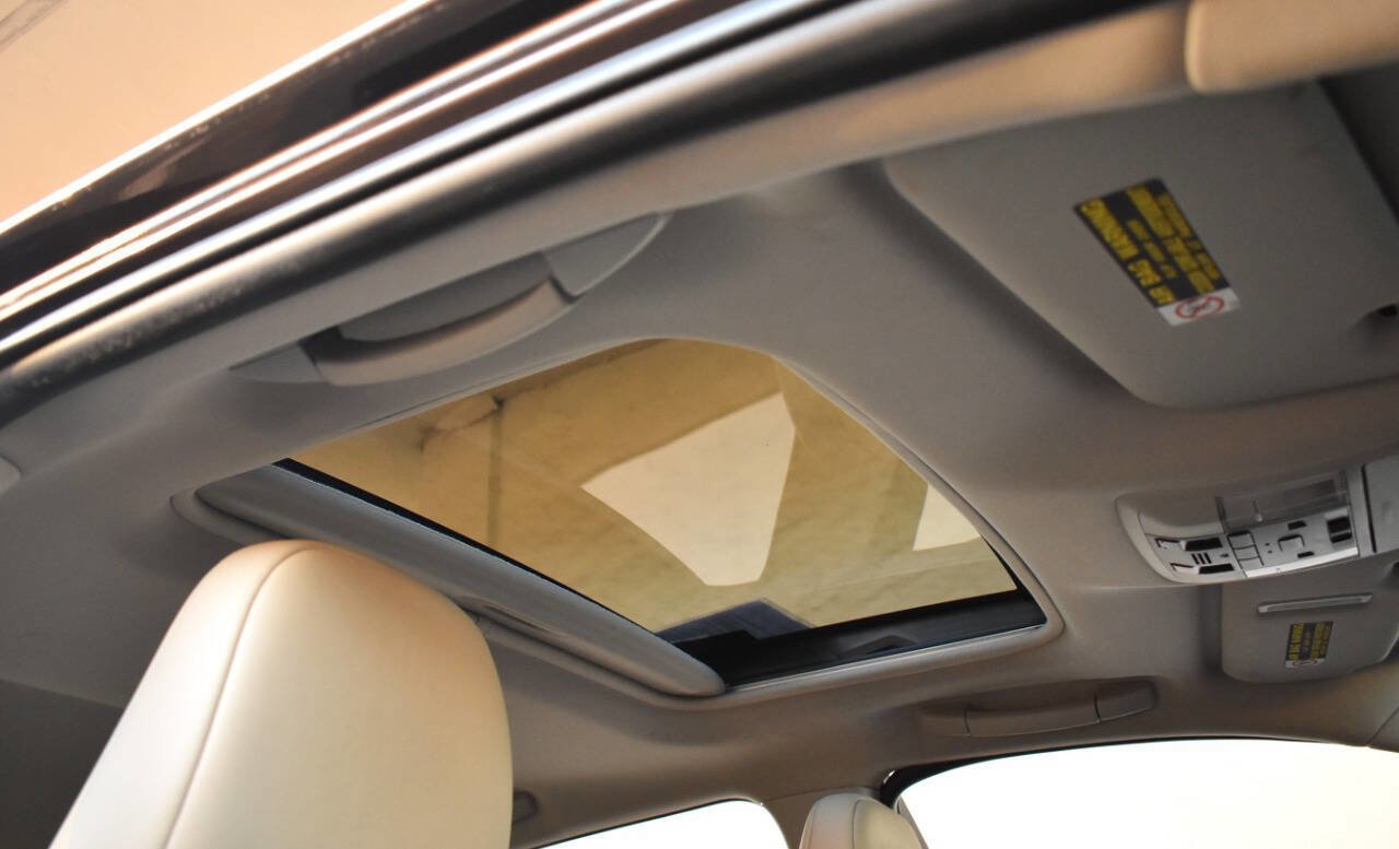 Used 2012 Lexus CT 200h Premium image 21