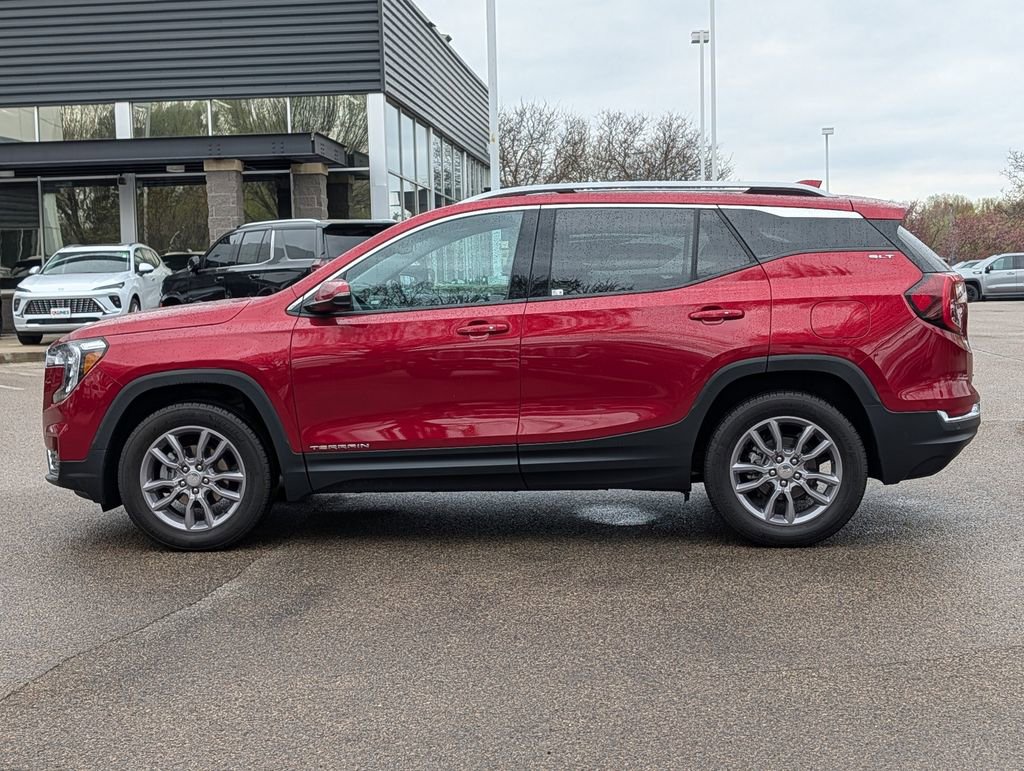 Used 2024 GMC Terrain SLT w/ Infotainment Package II AWD/4WD image 6