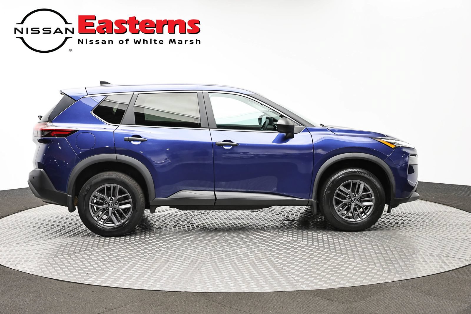 Used 2023 Nissan Rogue S AWD/4WD image 4