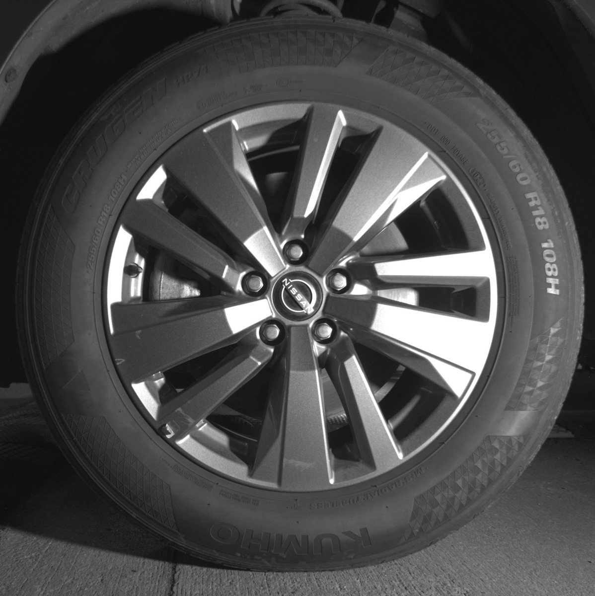 Used 2025 Nissan Pathfinder SV image 12