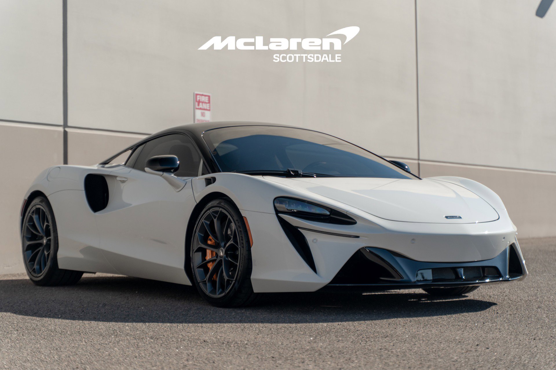 Used 2023 McLaren Artura image 9