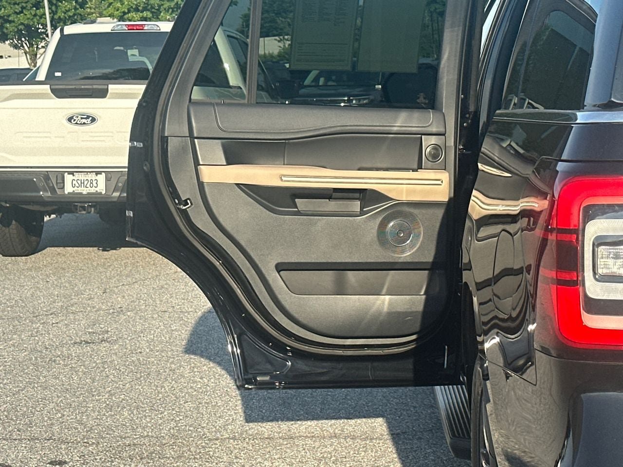 Certified 2024 Ford Expedition Limited RWD image 24