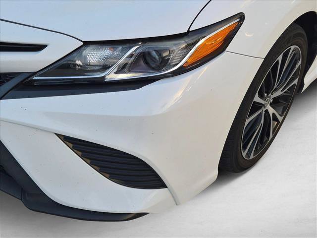 Certified 2020 Toyota Camry SE w/ Sunroof Package FWD image 6
