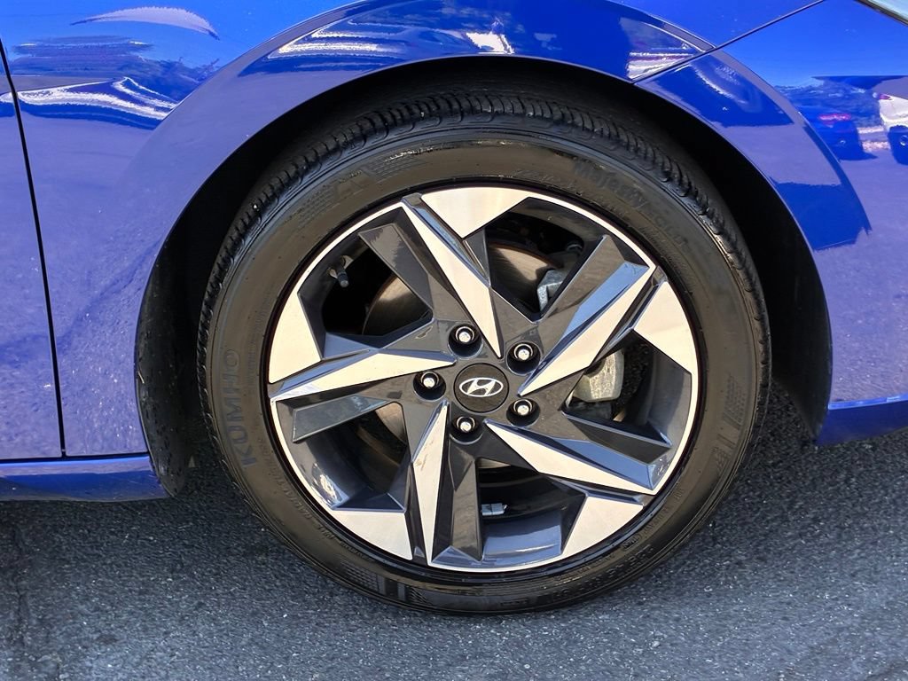 Used 2023 Hyundai Elantra SEL w/ Convenience Package FWD image 43