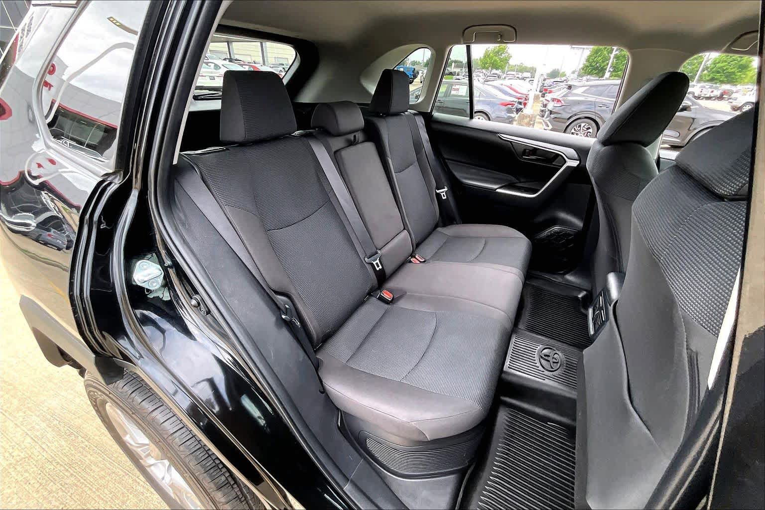 Certified 2024 Toyota RAV4 LE AWD/4WD image 20