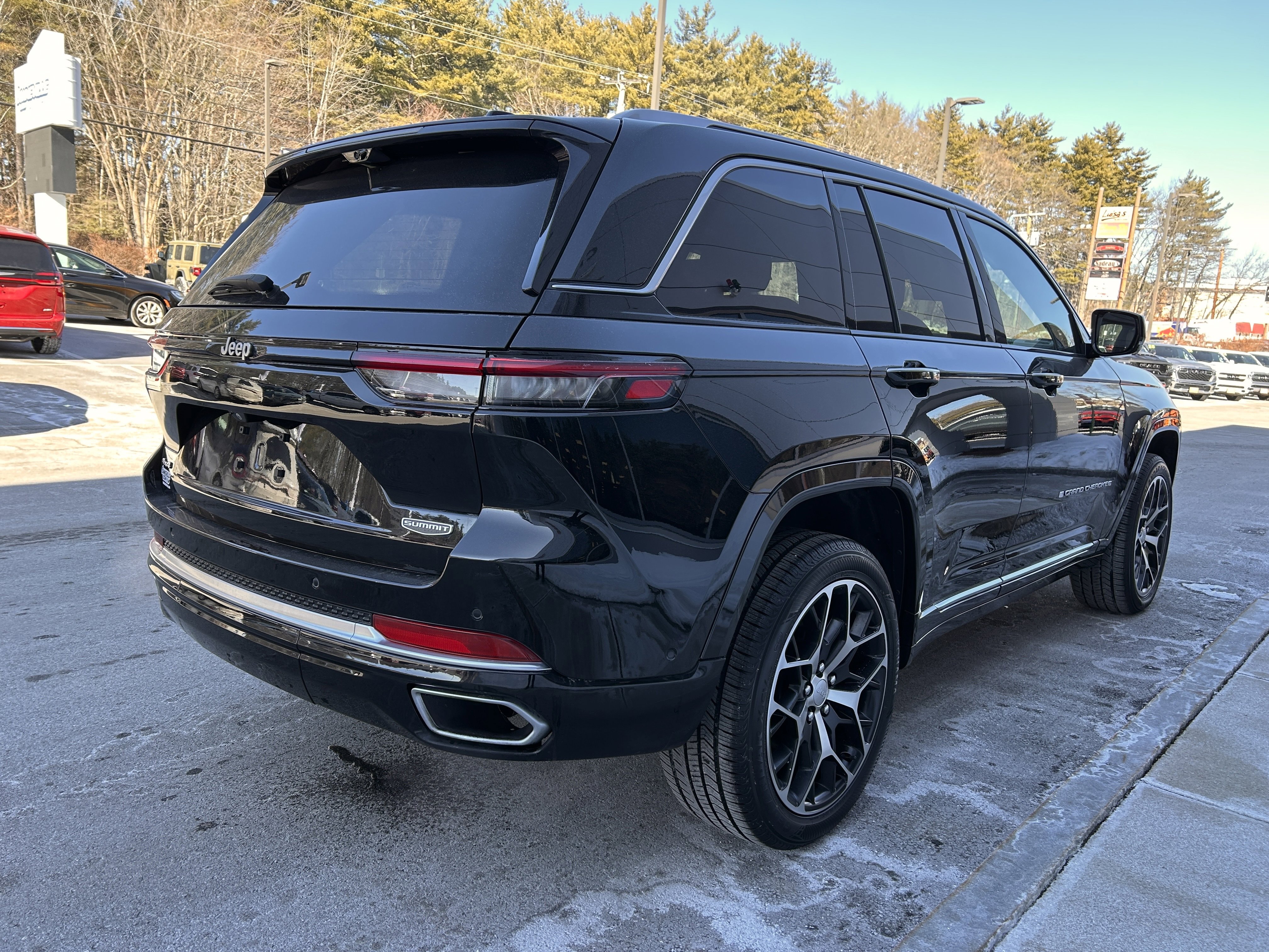 Certified 2023 Jeep Grand Cherokee Summit image 13