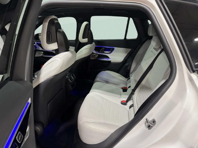 Used 2023 Mercedes-Benz GLC 300 4MATIC image 24