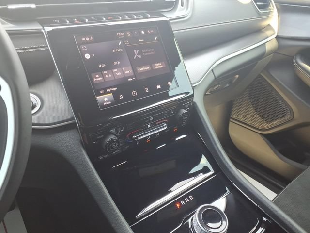 Used 2023 Jeep Grand Cherokee Altitude AWD/4WD image 17