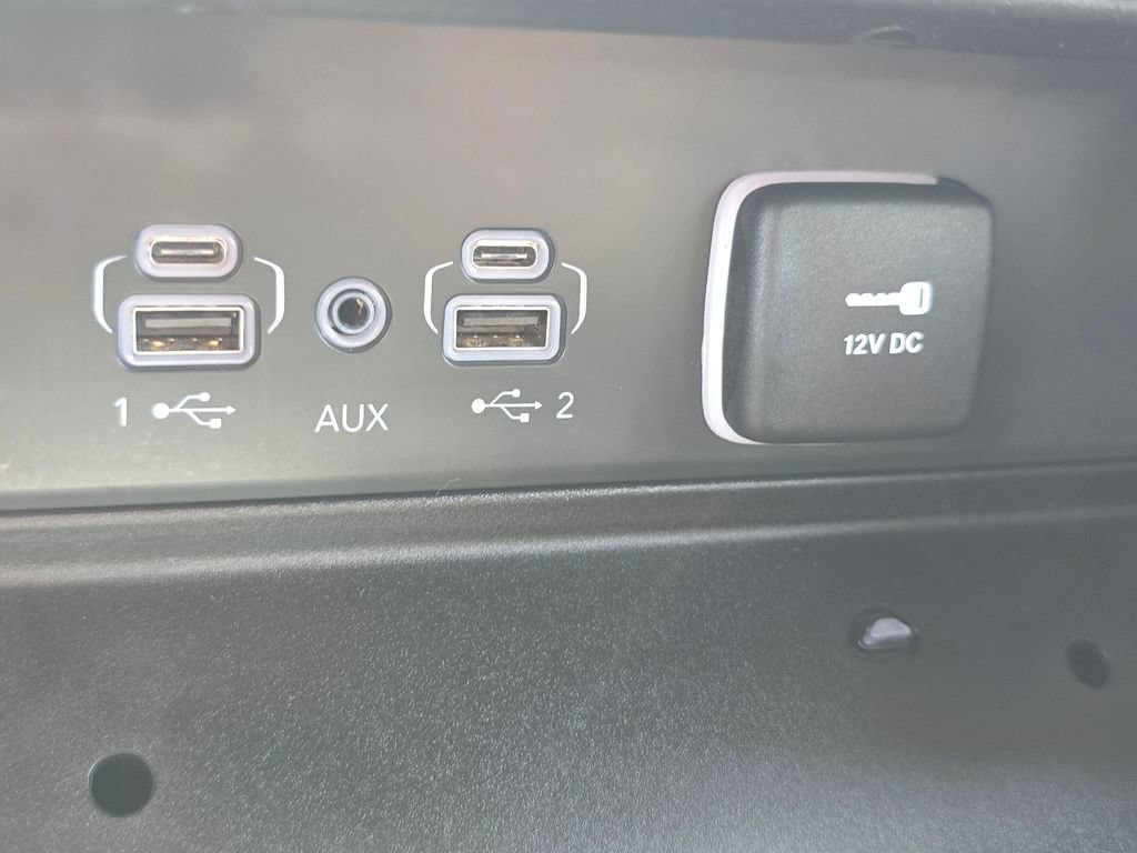 Used 2024 Jeep Grand Cherokee Altitude AWD/4WD image 27