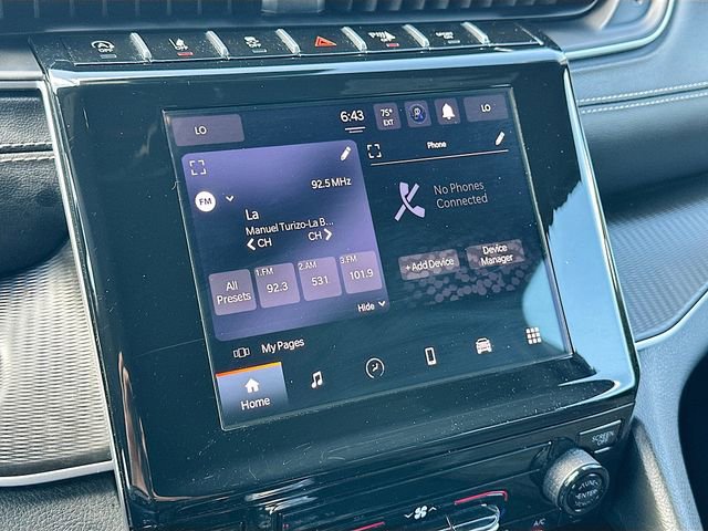 Used 2024 Jeep Grand Cherokee Laredo image 14