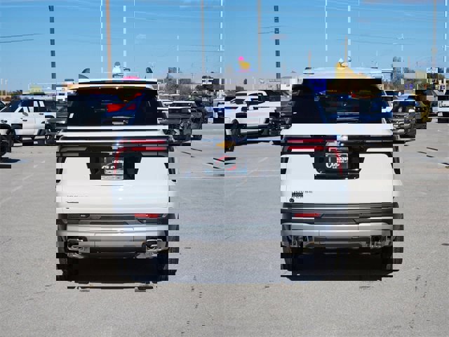 New 2026 Chevrolet Traverse LT image 6