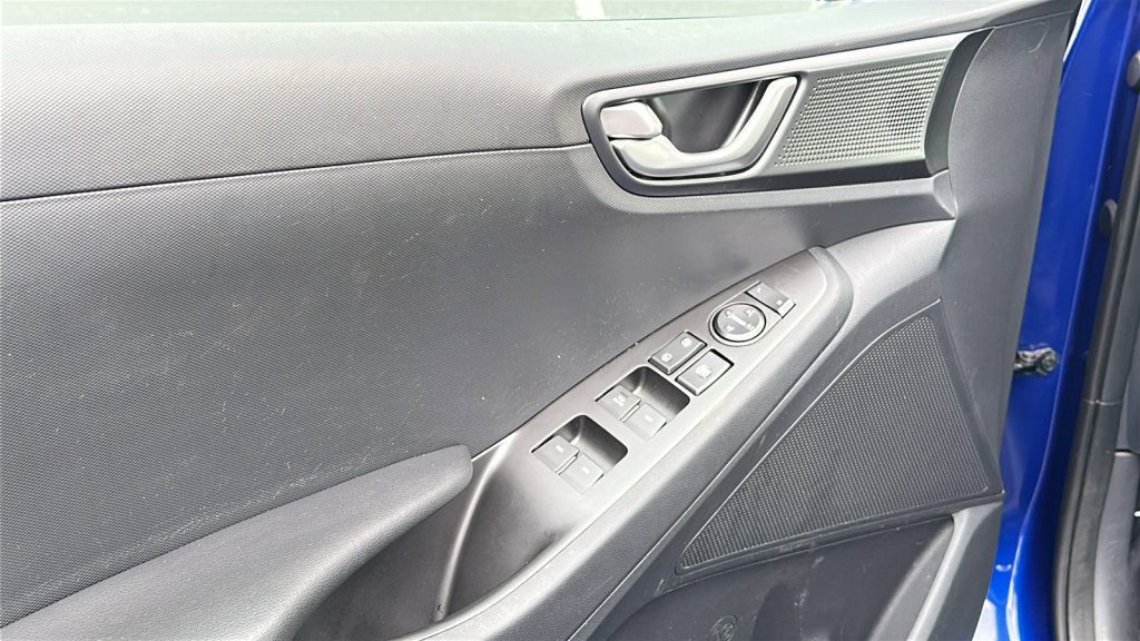 Used 2021 Hyundai Ioniq SE image 22