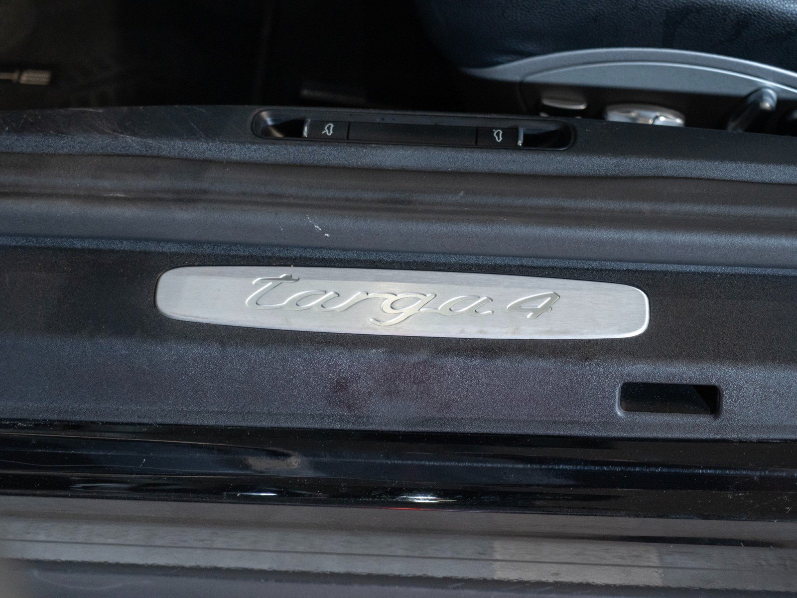Certified 2018 Porsche 911 Targa 4 AWD/4WD image 13