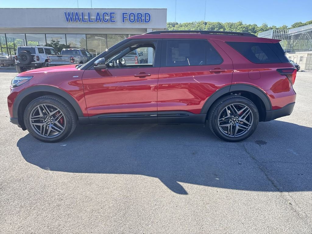 New 2026 Ford Explorer ST-Line AWD/4WD image 3