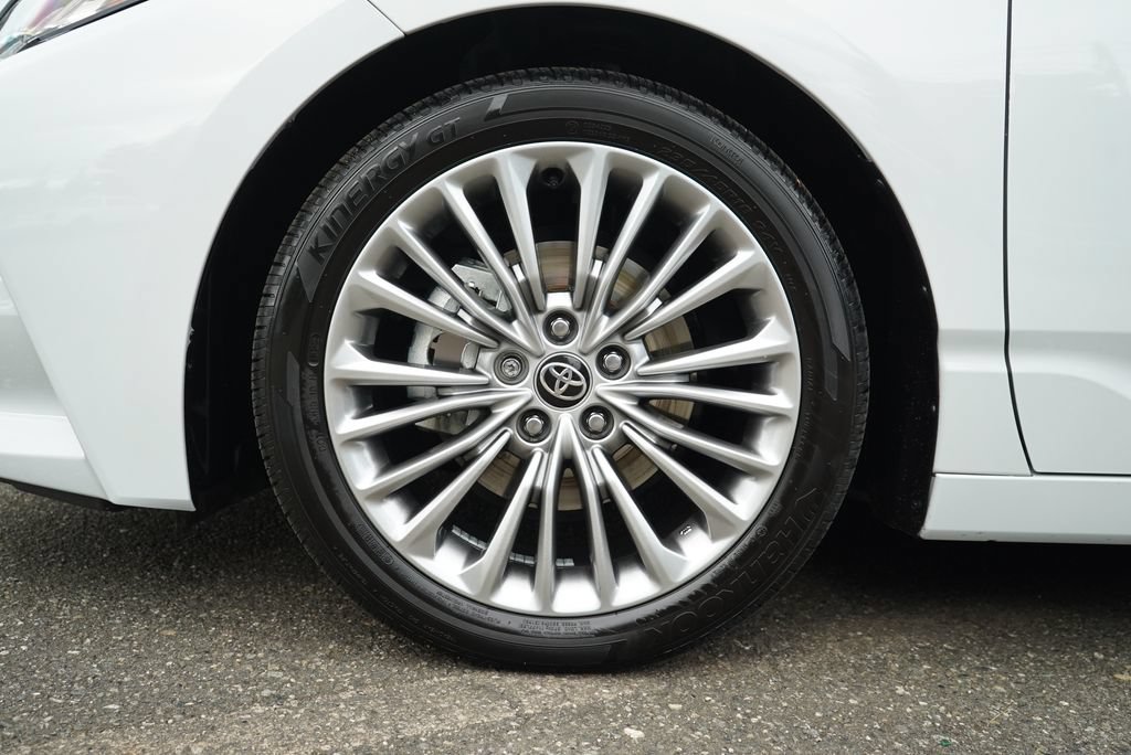 Used 2022 Toyota Avalon Limited w/ Advanced Safety Package FWD image 38