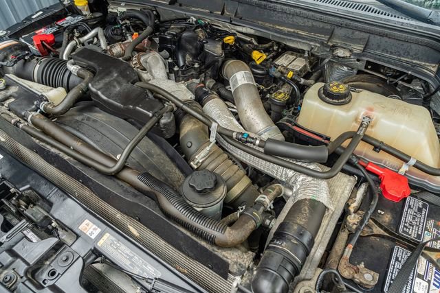 Used 2015 Ford F250 XLT w/ XLT Premium Package AWD/4WD image 15