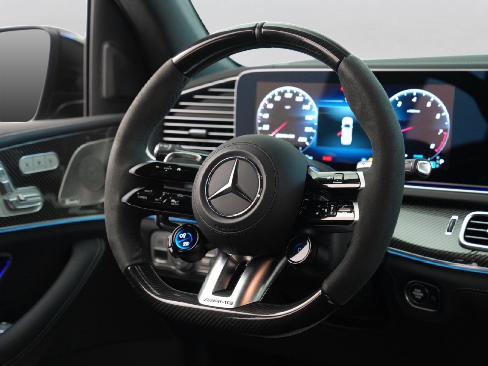 Used 2025 Mercedes-Benz GLS 63 AMG 4MATIC image 35