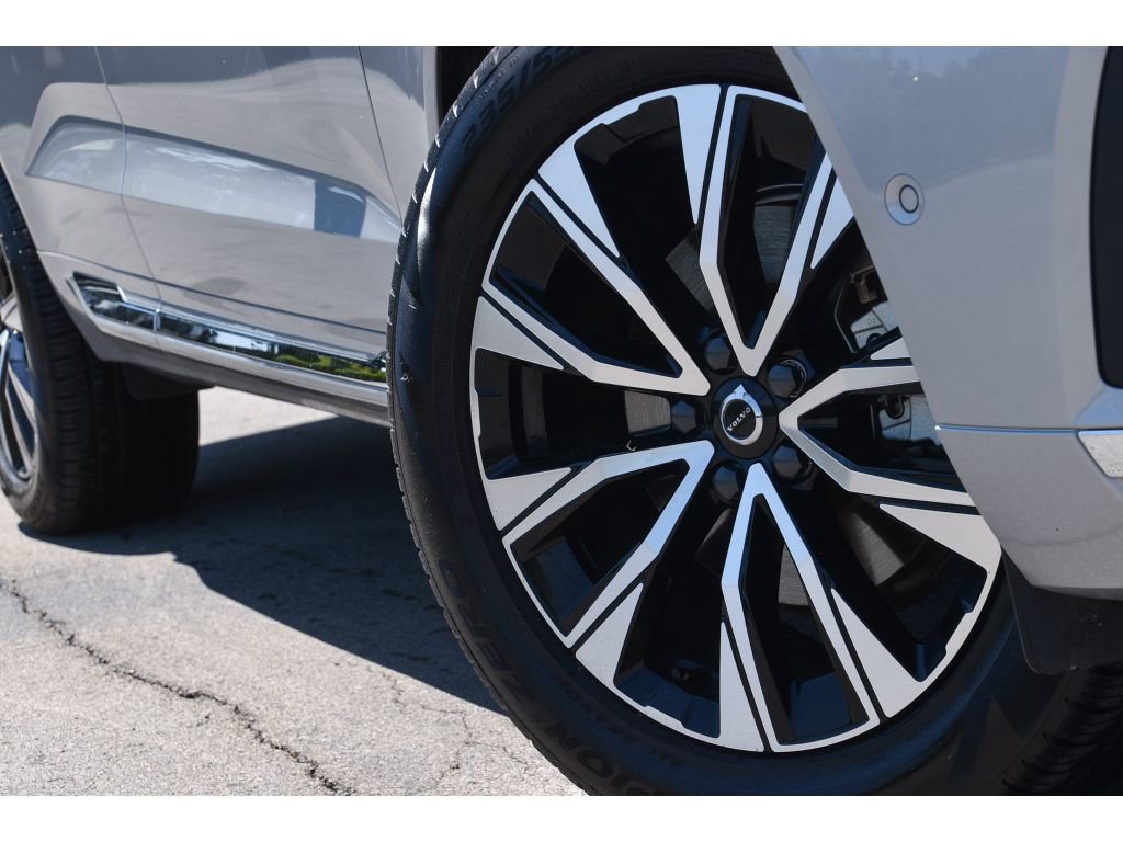 Certified 2023 Volvo XC60 B5 Plus w/ Climate Package AWD/4WD image 11