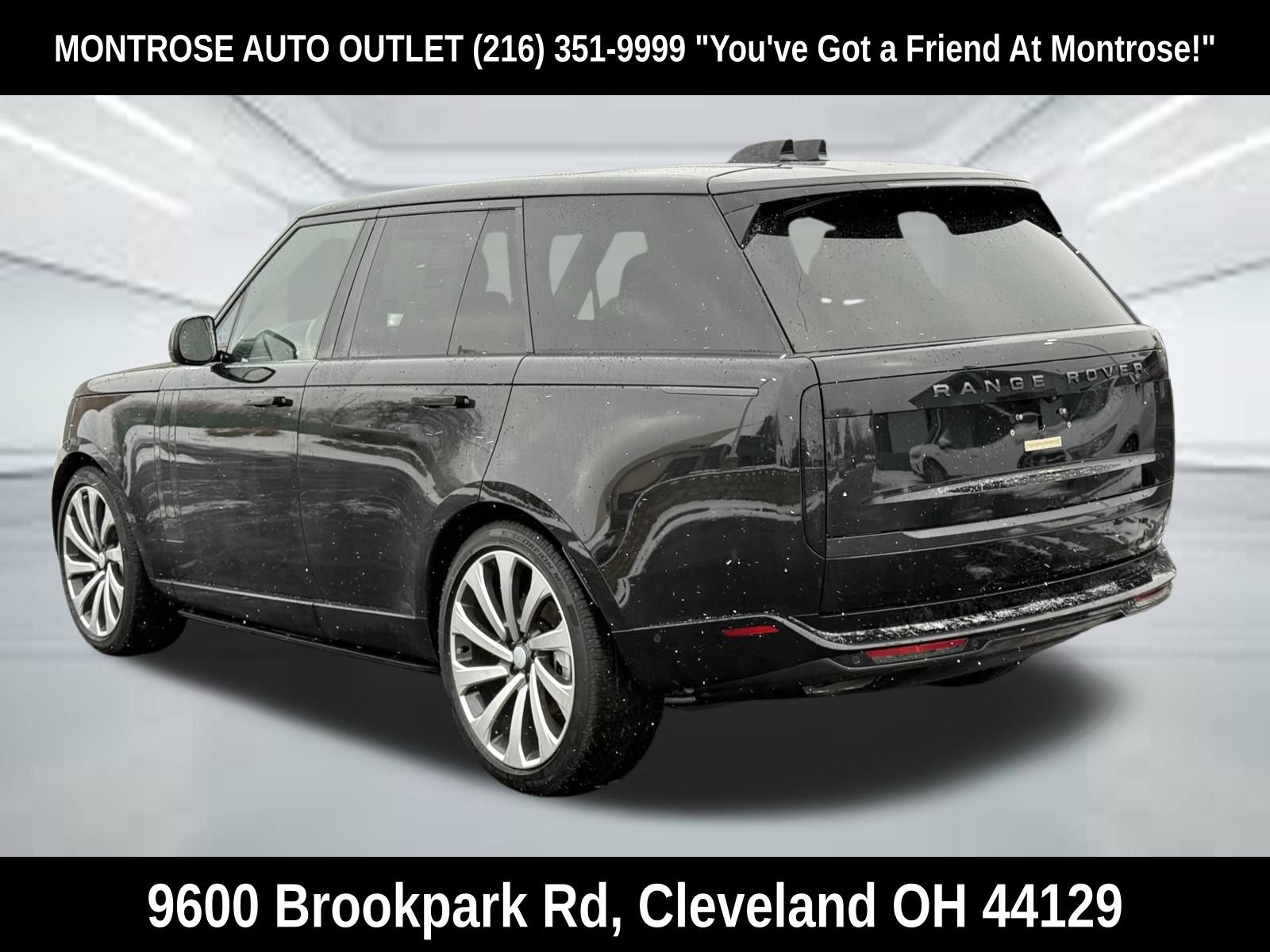 New 2025 Land Rover Range Rover SE AWD/4WD image 3