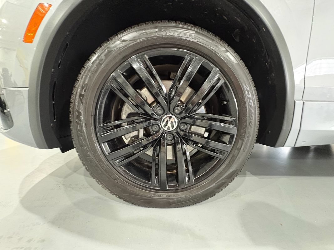 Used 2022 Volkswagen Tiguan SE R-Line AWD/4WD image 59
